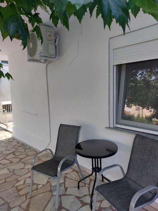 Studio Με Όλες Τις Ανέσεις Vétrina Exteriér fotografie